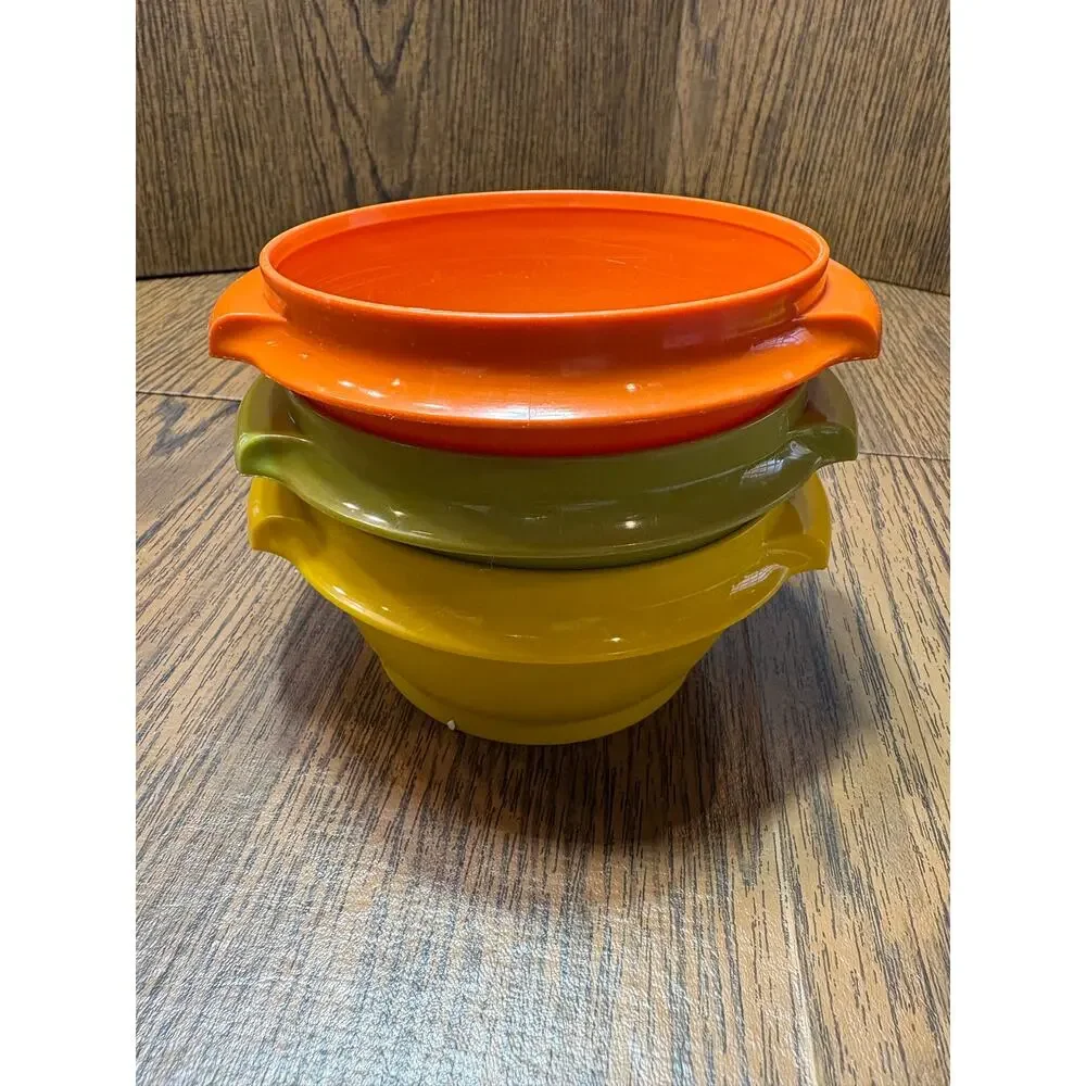 Vintage Tupperware #1323 Harvest Colors Nesting Bowl Set of 3-No lids